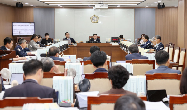 충남도의회 예산결산특별위원회는 20일 충남교육청 소관 2024회계연도 결산과 예비비 지출·기금결산 승인 건을 심사했다고 밝혔다. / 충남도의회 제공