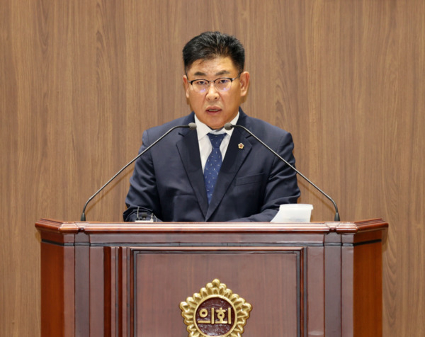 충남도의회는 24일 더불어민주당 오인철 의원이 제359회 정례회 제4차 본회의에서 5분 발언을 통해 학생 건강 증진을 위한 보건교육 체계의 전문성과 구조 개선 시급을 강조했다고 밝혔다. / 충남도의회 제공