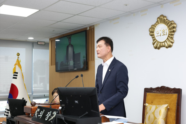 종로구의회는 지난 6월 30일 제342회 정례회 제3차 본회의를 끝으로 이번 회기일정을 모두 마무리한 가운데, 라도균 의장이 폐회사를 하고 있다. / 종로구의회 제공