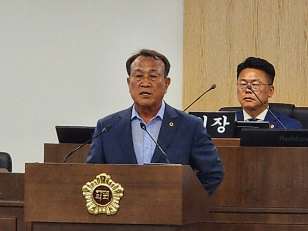 충청광역연합의회는 2일 초광역건설환경위원회 소속 국민의힘 김응규 의원이 제5회 임시회 1차 본회의에서 5분 자유발언을 통해 정부의 해양수산부 부산 이전 결정에 대해 강력히 반대하며 즉각적인 철회를 촉구했다고 밝혔다. / 충청광역연합의회 제공
