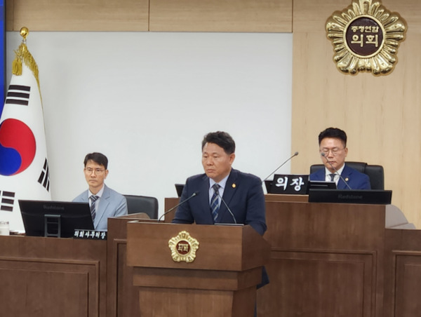 충청광역연합의회는 2일 더불어민주당 안치영(충북) 의원이 제5회 임시회 제1차 본회의에서 5분 자유발언을 통해 충청광역연합 관광사업에 무장애시설을 적극 도입할 것을 촉구했다고 밝혔다. / 충청광역연합의회 제공