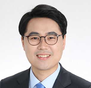 충남도의회는 4일 '고위험 임산부 유산(사산) 예방 및 지원을 위한 연구모임'이 유산·사산을 경험한 가정에 대한 사회적 인식과 제도적 공백 문제를 해소하고, 맞춤형 정책 수립을 위한 근거자료 확보를 목적으로 충청남도 내 유·사산 경험 가족을 대상으로 실태조사를 실시한다고 밝혔다. 사진은 연구모임 대표를 맡고 있는 정병인 의원 / 뉴스티앤티 DB