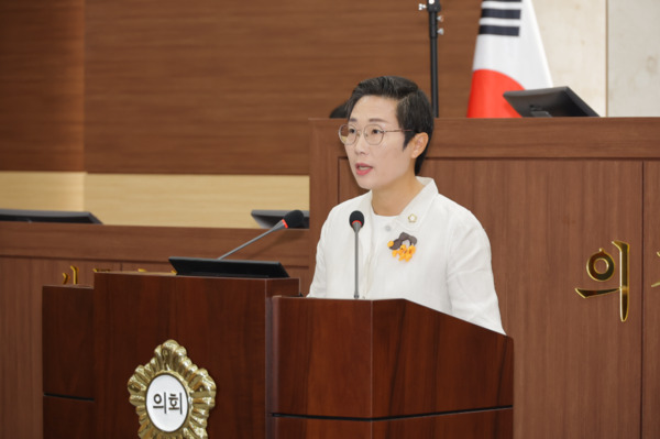 서천군의회 더불어민주당 김아진 의원이 8일 제9대 의회 임기 3년 차를 맞아 그간의 의정활동을 돌아보며 주요 성과를 발표했다. / 김아진 의원 제공