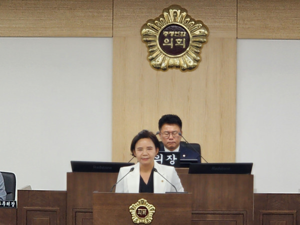 충청광역연합의회는 11일 국민의힘 이옥규(충북 청주5) 의원이 제5회 임시회 제2차 본회의에서 5분 자유발언을 통해 새롭게 출범한 이재명 정부의 '5극 3특' 국가 균형발전 전략에 발맞춰 충청권 메가시티 구상의 방향과 내용 전면 재점검을 주장했다고 밝혔다. / 충청광역연합의회 제공