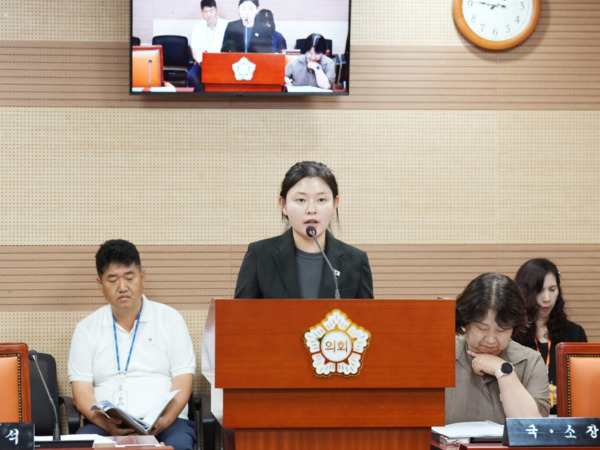 아산시의회는 15일 더불어민주당 김미성 의원이 발의한 '아산시 도시공원 및 녹지 등에 관한 조례 일부개정조례안'이 제260회 임시회 문화복지환경위원회 심사를 통과했다고 밝혔다. / 아산시의회 제공