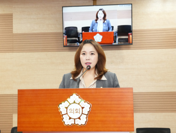 아산시의회는 15일 국민의힘 박효진 의원이 발의한 '아산시 가족돌봄 지원에 관한 조례안'이 제260회 임시회 문화복지환경위원회 심사를 통과했다고 밝혔다. / 아산시의회 제공