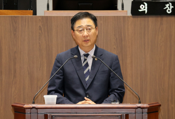 충남도의회는 15일 더불어민주당 김선태 의원이 제360회 임시회 제1차 본회의에서 5분 발언을 통해 대전-충남 행정통합과 관련해 주민 직접 참여의 중요성을 강조했다고 밝혔다. / 충남도의회 제공