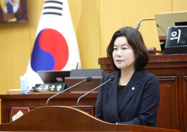 서산시의회는 15일 더불어민주당 이경화 의원이 제307회 임시회 제1차 본회의에서 '서산시 공공지원민간임대주택 공급촉진지구 사업의 신속 추진 요구'를 주제로 5분 자유발언을 진행했다고 밝혔다. / 서산시의회 제공