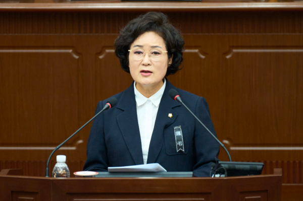 대전 서구의회는 지난 18일 더불어민주당 전명자 의원이 제291회 임시회 제1차 본회의에서 '노상주차장 위탁운영에 따른 수탁료 부담 경감 촉구'라는 주제로 5분 자유발언을 진행했다고 밝혔다. / 대전 서구의회 제공