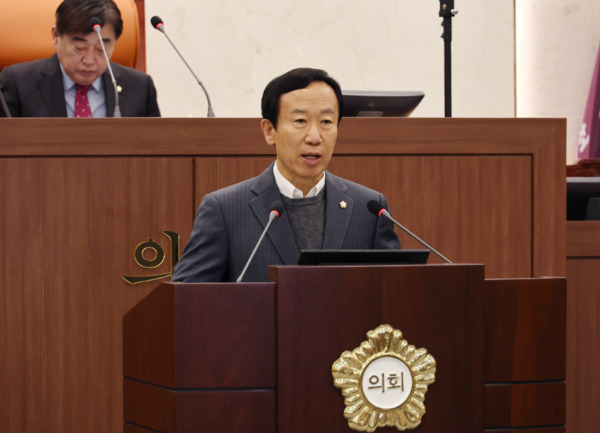 서천군의회는 오는 28일 개회 예정인 제332회 임시회에서 한경석 의원이 저장강박증으로 인해 비위생적이고 위험한 환경에 노출된 군민들의 건강과 복리 증진을 위해 '서천군 저장강박 의심가구 지원 조례'를 발의할 예정이라고 밝혔다. / 뉴스티앤티 DB