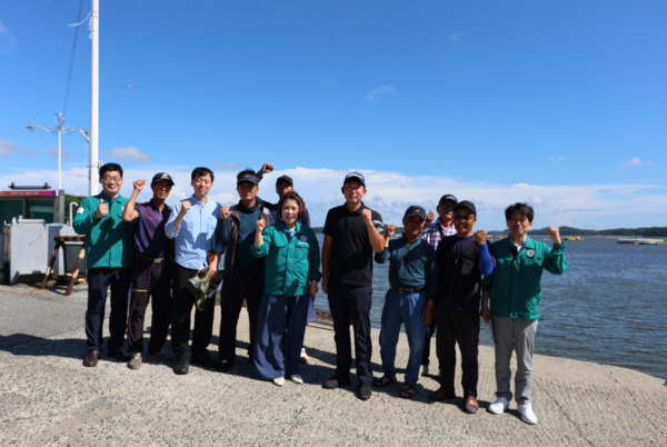 충남도의회는 지난 21일 국민의힘 이연희 의원이 서산시 부석면 창리를 방문하여 창리어촌계 어민들과 만나 현안을 논의하고, 어민들의 애로사항을 청취하는 시간을 가졌다고 밝혔다. / 이연희 의원 제공
