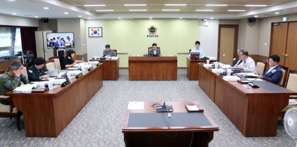 충남도의회 행정문화위원회는 24일 제360회 임시회 제4차 회의를 개최하고, 충남역사문화연구원·충남체육회 등 6개 기관의 2025년 주요업무 추진상황을 청취했다고 밝혔다. / 충남도의회 제공