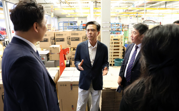 김태흠 충남지사가 외자유치 등을 위해 유럽 출장 중에 독일 프레틀그룹의 계열사 2곳을 방문하여 선진 제조 시설 및 과정을 살폈다. / 충남도청 제공