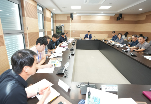 아산시의회는 31일 더불어민주당 명노봉 의원이 실옥동 경보제약 공장 증설공사와 관련된 주민 민원 해결을 위한 간담회를 개최했다고 밝혔다. / 명노봉 의원 제공