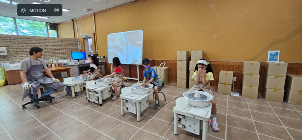 충북교육청 직속기관 교육문화원은 2일부터 오는 11월 15일까지 예술을 통해 주말을 풍요롭게 채울 2025 문화예술 토요 체험 하반기 프로그램을 운영한다고 밝혔다. / 충북교육청 제공