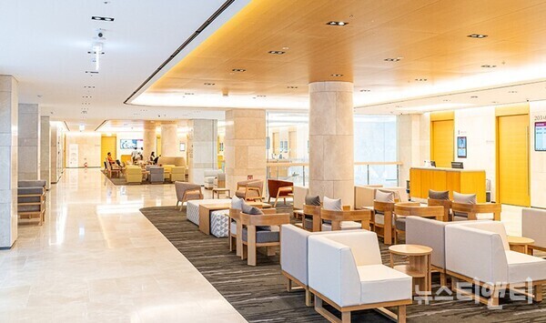 유성선병원 소화기·대장항문외과 외래 전경 