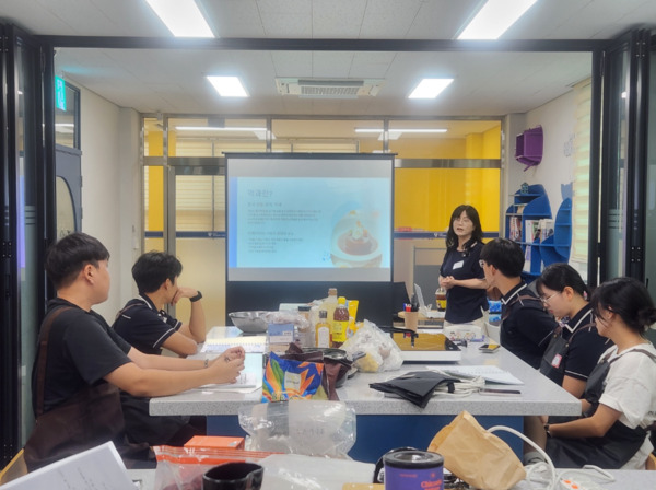 충북생명산업고등학교는 8일 영농특성화대학인 충남대학교와 상호 협력을 통해 지역 및 현장의 과제 발굴·해결을 위해 ‘원팀 프로젝트’를 진행했다고 밝혔다. / 충북교육청 제공