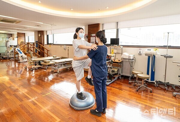 ‘맞춤 전정운동 프로그램’ 운영 모습 / 대전선병원 제공