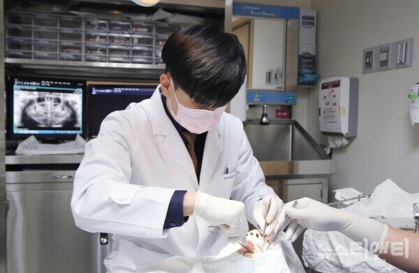 대전선병원 구강악안면외과 진료 모습 