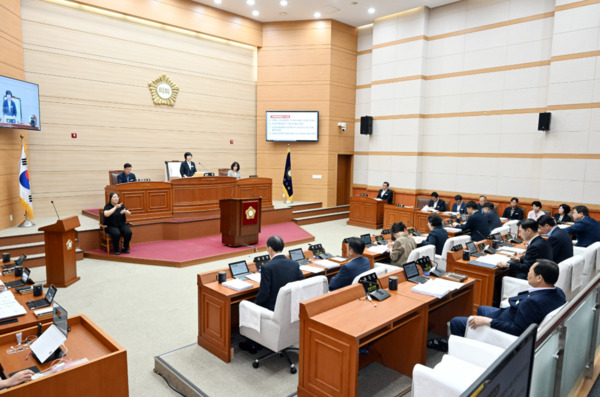 보령시의회는 29일 제269회 임시회 제5차 본회의를 끝으로 이번 회기일정을 모두 마무리한 가운데, 최은순 의장이 폐회사를 하고 있다. / 보령시의회 제공