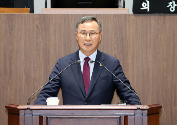 충남도의회는 2일 국민의힘 윤희신 의원이 제361회 임시회 제1차 본회의에서 5분 발언을 통해 학교급식 종사자의 열악한 근무환경 개선과 폐암검진 지원 대책 마련을 촉구했다고 밝혔다. / 충남도의회 제공