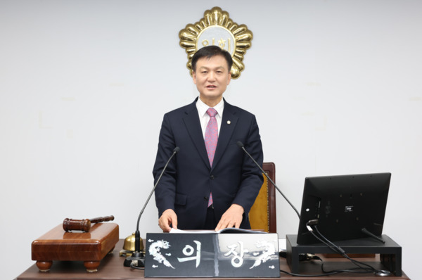 종로구의회는 지난 2일 제343회 임시회를 개회하고, 오는 10일까지 9일간의 의사일정에 돌입한 가운데, 라도균 의장이 개회사를 하고 있다. / 종로구의회 제공