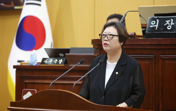서산시의회는 9일 더불어민주당 가선숙 의원이 제308회 임시회 제1차 본회의에서 '몰라서 놓치는 복지 이제는 없어야 한다! 복지 신청 자동 지급제 시행 촉구'라는 제목으로 5분 자유발언을 진행했다고 밝혔다. / 서산시의회 제공