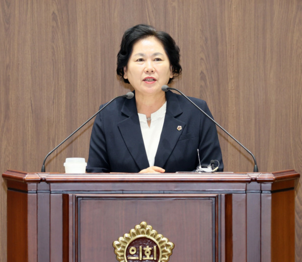 충남도의회는 지난 9일 국민의힘 김옥수 의원이 제361회 임시회 제2차 본회의에서 도정질문을 통해 충남 청년정책의 한계와 개선 방향 및 충남기록원 설치 필요성을 강하게 제기했다고 밝혔다. / 충남도의회 제공