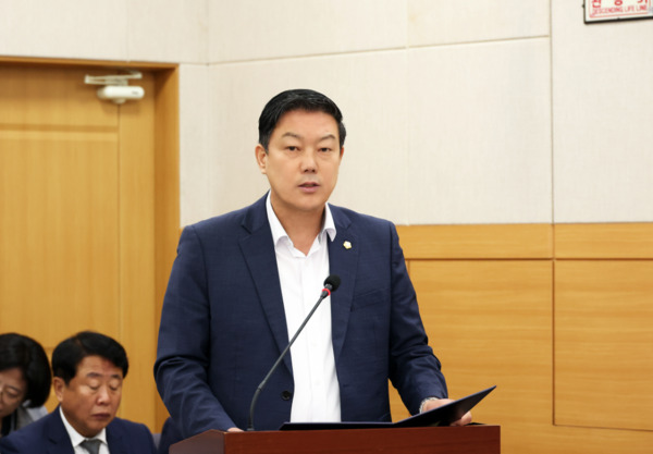 유성구의회는 11일 여성용 부의장이 제279회 임시회에서 '대전광역시 유성구 개인형 이동장치 이용안전 조례 전부개정조례안'을 대표 발의했다고 밝혔다. / 유성구의회 제공