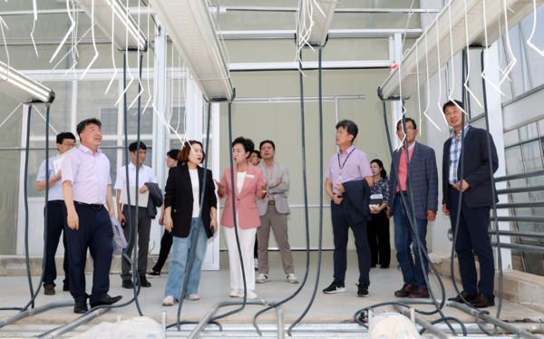 충남도의회 농수산해양위원회는 11일 제361회 임시회 기간 중 부여와 논산 지역의 농수산 핵심 시설을 방문해 지역 현안을 점검하고 지원 방안을 모색했다고 밝혔다. / 충남도의회 제공