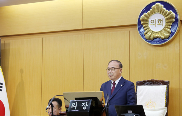 서산시의회는 12일 제308회 임시회 제2차 본회의를 끝으로 4일간의 의사일정을 모두 마무리한 가운데, 조동식 의장이 폐회사를 하고 있다. / 서산시의회 제공