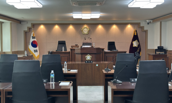 대덕구의회는 오는 22일부터 30일까지 9일간 제289회 임시회를 개회하고, 조례안을 포함한 일반안건과 제3회 추가경정 예산안 등에 대한 의결에 나설 예정이라고 밝혔다. 사진은 대덕구의회 본회의장 모습 / 뉴스티앤티 DB