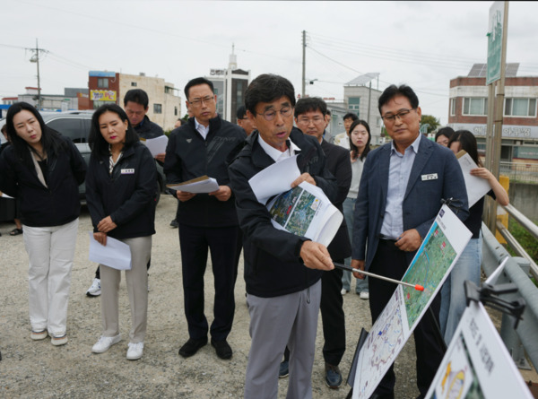 아산시의회는 제262회 임시회 기간 중 지난 18일에 이어 19일에도 주요 사업장을 방문해 지역 주민들의 민원과 현안을 직접 점검하고 개선 방안을 모색했다고 밝혔다. / 아산시의회 제공