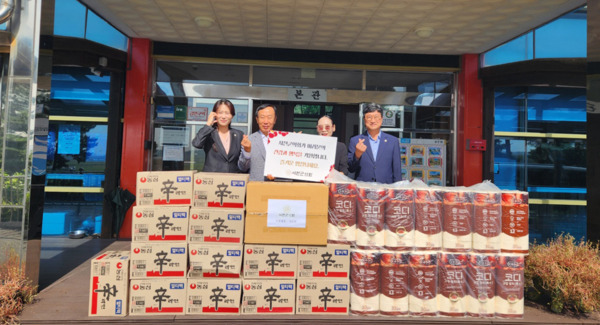 서천군의회는 26일 추석 명절을 앞두고 관내 사회복지시설을 방문해 지역의 이웃들과 함께 따뜻한 온정의 손길을 나누었다고 밝혔다. / 서천군의회 제공