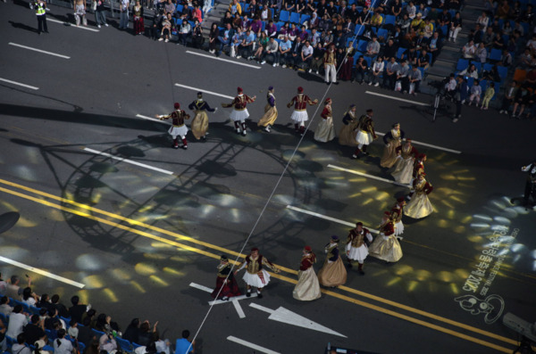 세계인의 춤 축제 ‘천안흥타령춤축제 2025’의 거리퍼레이드가 지난 26일 오후 7시부터 방죽안오거리~신세계백화점 천안아산점 일대 550m 구간 9차선 도로에서 펼쳐졌다. / 천안시청 제공