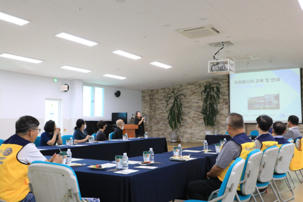 국제로타리 3620지구 천안선행 로타리클럽은 27일 오전 10시 천안시 동남구 북면 소재 구산원 강당에서 봉사활동을 위한 업무협약을 체결하고, 첫 번째 봉사활동을 실시했다고 밝혔다. / 천안선행 로타리클럽 제공