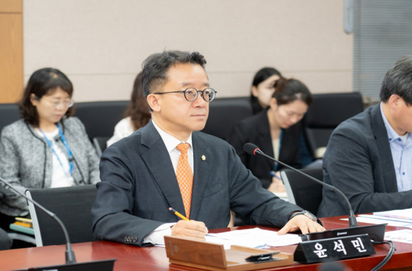 서울시 강남구의회는 20일 국민의힘 윤석민 의원이 대표 발의한 '서울특별시 강남구 국가보훈대상자 예우 및 지원에 관한 조례 일부개정조례안'이 제330회 임시회 제2차 본회의에서 가결됐다고 밝혔다. / 윤석민 의원 제공