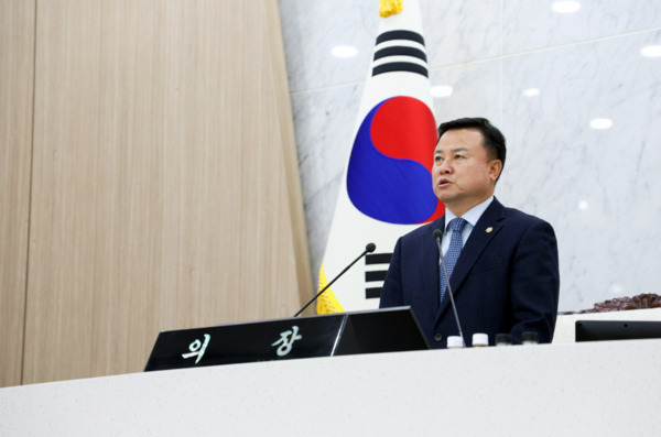 당진시의회는 22일부터 제124회 임시회를 개회하고, 오는 29일까지 8일간 의정활동에 돌입한 가운데, 서영훈 의장이 개회사를 하고 있다. / 당진시의회 제공