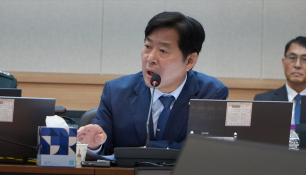 더불어민주당 황명선 의원은 지난 24일 계룡대에서 열린 육군본부 국정감사에서 "통합사관학교의 최적지는 단연 논산·계룡이라"며, 이재명 정부의 국정과제인 사관학교 통합 추진과 연계해 국방수도로서의 비전을 제시했다고 밝혔다. / 뉴스티앤티 DB