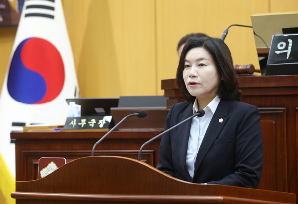 서산시의회는 지난 30일 더불어민주당 이경화 의원이 제309회 임시회 제5차 본회의에서 '재정의 현실을 직시하고, 시정의 방향을 바로 세워야 합니다'라는 주제로 5분 자유발언을 진행했다고 밝혔다.  / 서산시의회  제공