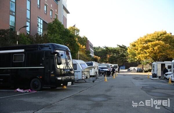 캠퍼스 부지 내 ‘글로벌 캠핑장’ 운영 모습 / 청운대학교 제공