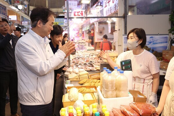 추석맞이 전통시장을 방문한 이동환 시장 / 고양시