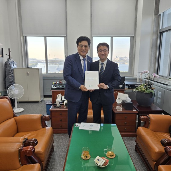 이상익 함평군수가 한병도 예산결산특별위원장과 면담/함평군 제공