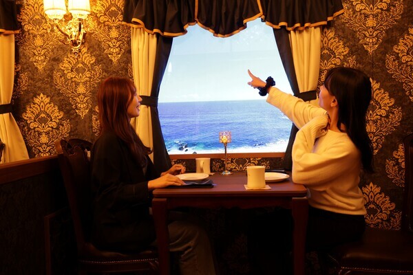 화랑대 철도공원 내 기차 레스토랑 ‘익스프레스 노원’ 내부 모습. / 노원구청 제공