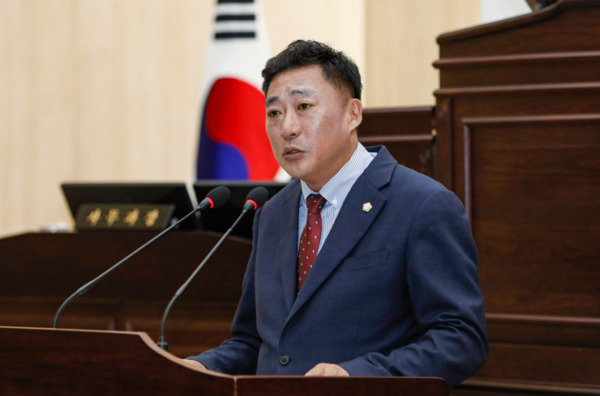 예산군의회는 5일 국민의힘 김영진 의원이 대표 발의한 '예산군 유기질비료 지원사업 활성화에 관한 조례안'이 제320회 임시회 제2차 본회의에서 원안 가결됐다고 밝혔다. / 예산군의회 제공