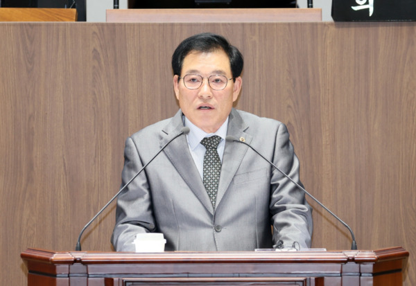 충남도의회는 5일 국민의힘 이재운 의원이 제362회 정례회 제1차 본회의에서 5분 발언을 통해 '호남선 고속화 사업의 지역 소외 최소화와 안전 확보'를 강력히 촉구했다고 밝혔다. / 충남도의회 제공