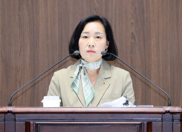 충남도의회는 5일 국민의힘 신순옥 의원이 제362회 정례회 제1차 본회의에서 5분 발언을 통해 초고령사회 속에서 도민 누구나 '존엄한 일상'을 지켜낼 수 있는 충남형 통합돌봄 체계 구축의 필요성을 강조했다고 밝혔다. / 충남도의회 제공