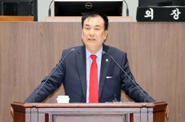 충남도의회는 5일 국민의힘 방한일 의원이 제362회 정례회 제1차 본회의에서 5분 발언을 통해 '충청남도 독립 빅데이터센터 설치 시급성'을 강조하며, 디지털 시대 지역 경쟁력 강화를 위한 선제적 대응을 촉구했다고 밝혔다. / 충남도의회 제공