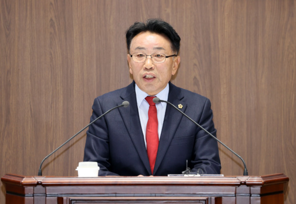 충남도의회는 5일 국민의힘 이철수 의원이 제362회 정례회 제1차 본회의에서 5분 발언을 통해 충남형 돌봄모델 혁신과 '존엄케어'를 위한 스마트기저귀 보급 및 활성화 필요성을 주장했다고 밝혔다. / 뉴스티앤티 DB