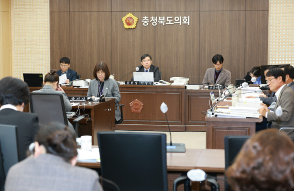 충북도의회 정책복지위원회는 6일 양성평등가족정책관과 기획조정실을 대상으로 2025년도 행정사무감사를 실시했다고 밝혔다. / 충북도의회 제공